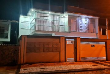 SOBRADO ALTO PADRÃO NO CENTRO DE MATINHOS - REF.:160