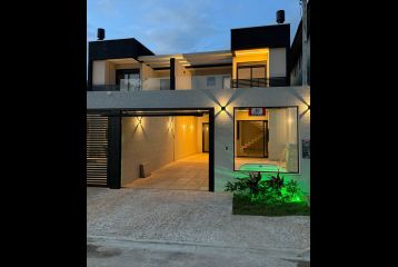 Sobrado novo no Balneário Marajó REF:.371