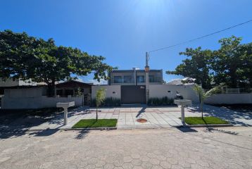 Sobrado Alto Padrão em Guaratuba - Ref.: 497