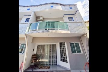 Sobrado em Condominio fechado perto do Restaurante Casa do Camarão em Caiobá - Ref: 494